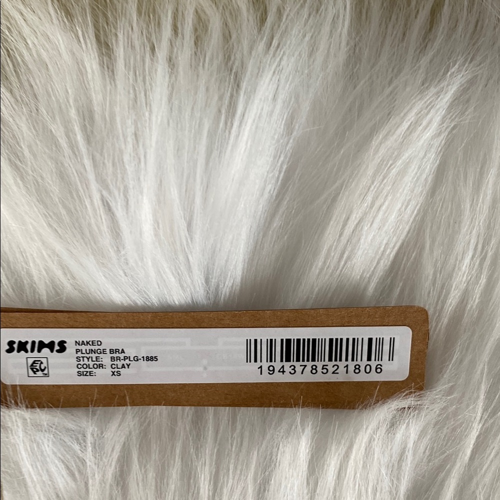 NWT Skims Naked plunge bra size x small color clay - Picture 9 of 9